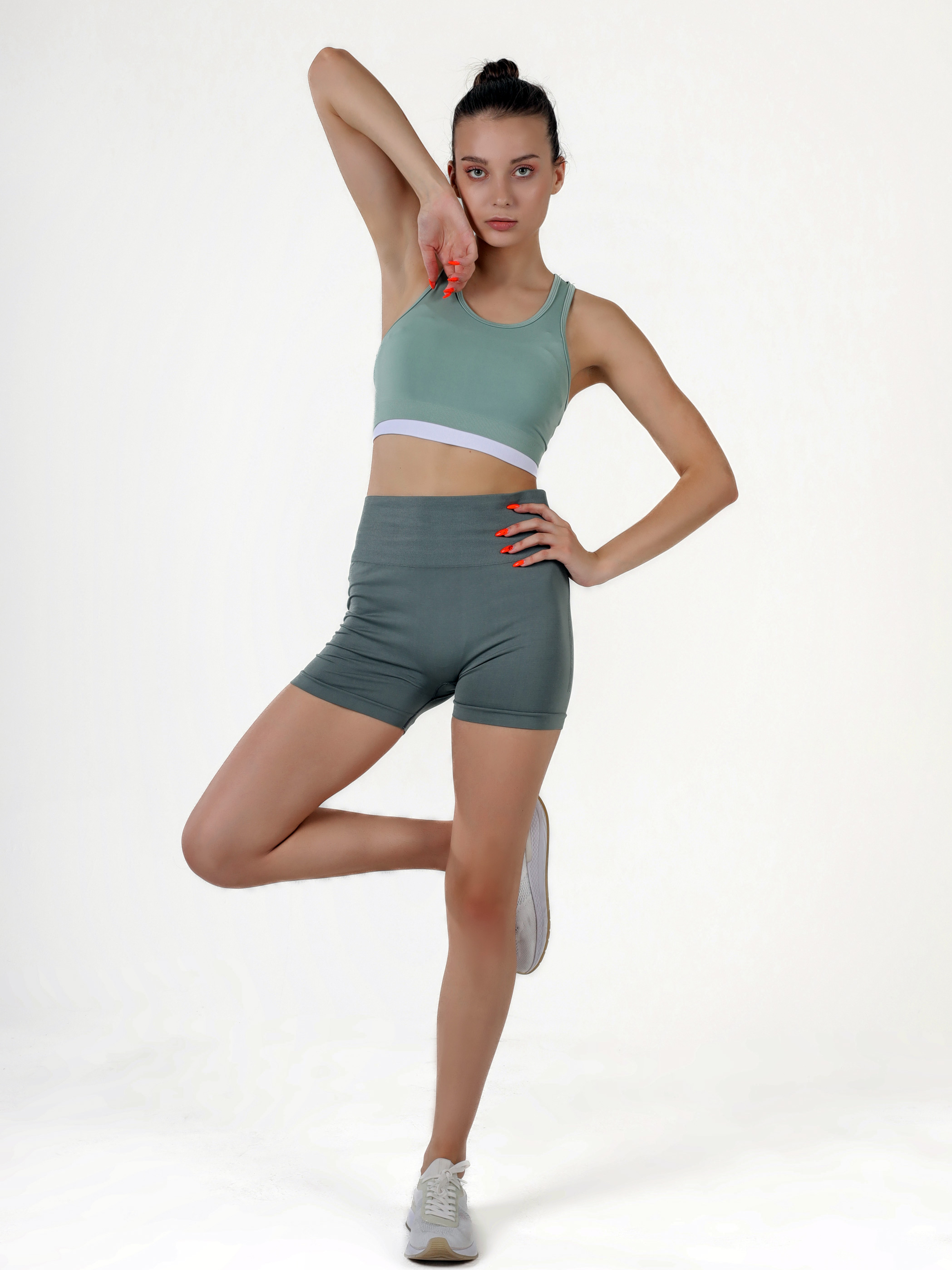 SEAMLESS BRA - SHORT